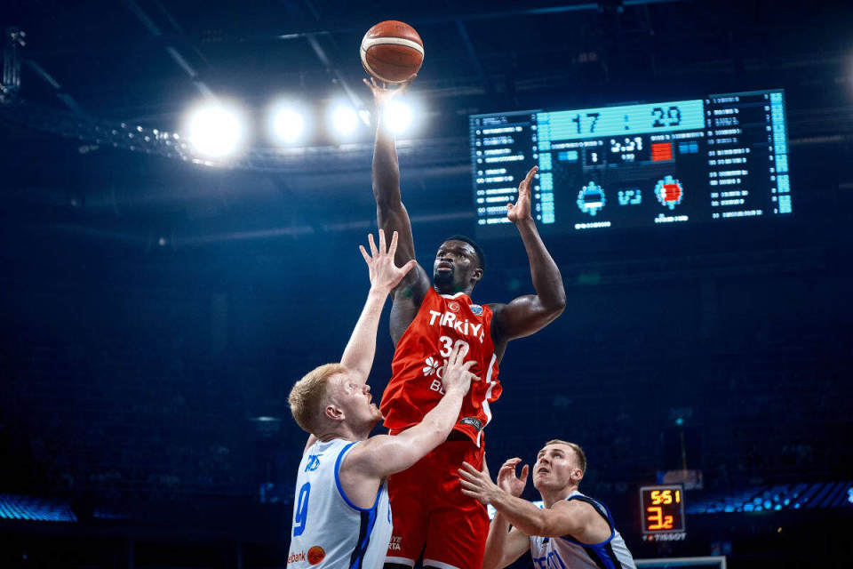 轮秀, 次失误和, 发挥了出来