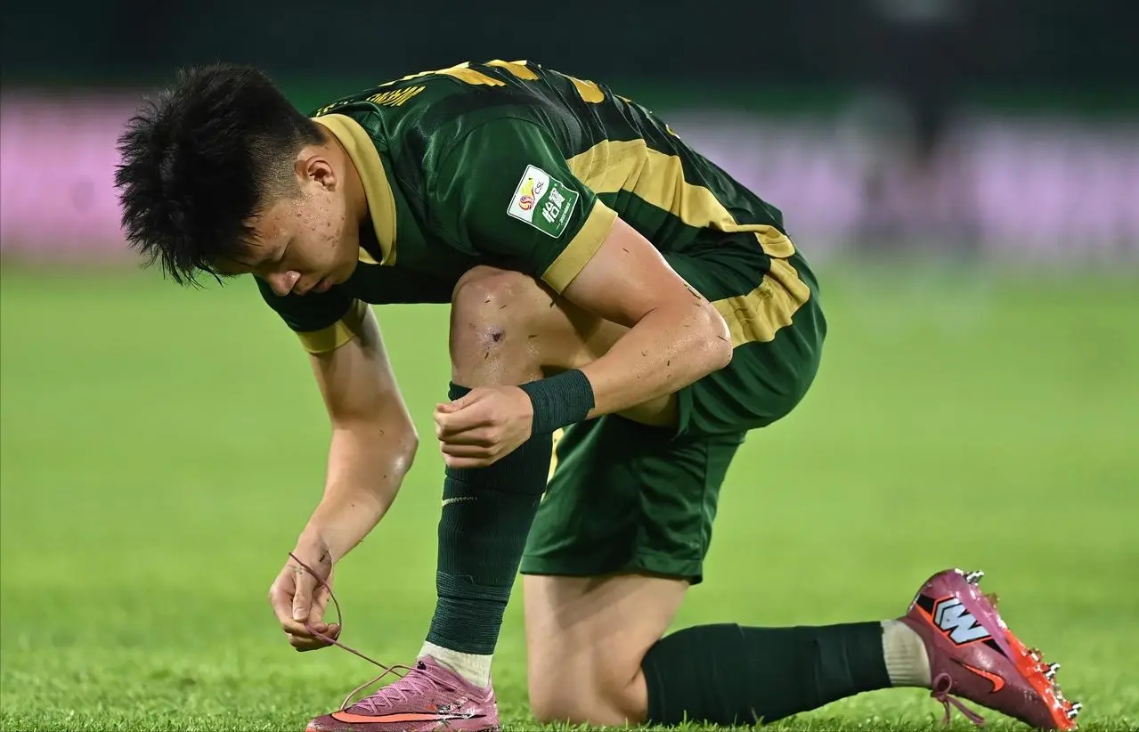 邀请王钰栋, 乐部, 拥有完整的 邀请王钰栋, 乐部, 拥有完整的